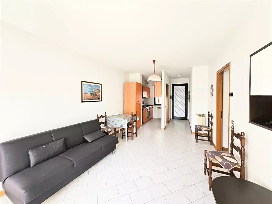 Immagine 3 di Appartamento in vendita  a Massa