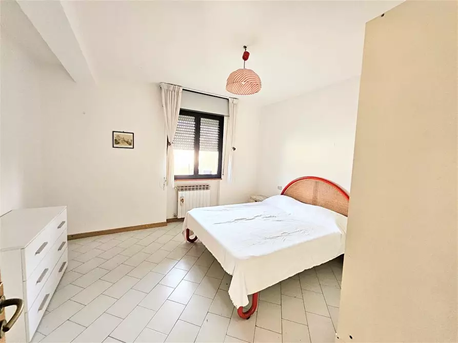 Immagine 12 di Appartamento in vendita  a Massa