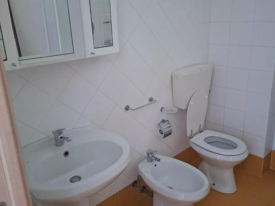 Immagine 13 di Appartamento in vendita  a Ortonovo