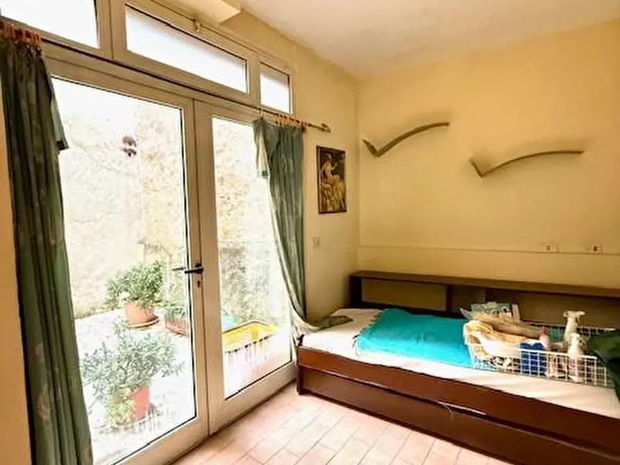 Immagine 11 di Appartamento in vendita  a Pietrasanta