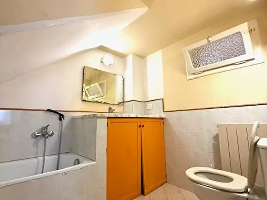 Immagine 5 di Appartamento in vendita  a Pietrasanta