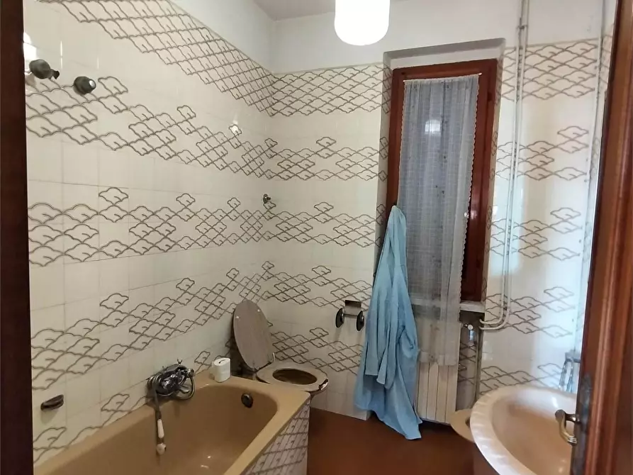 Immagine 10 di Casa indipendente in vendita  a Ortonovo