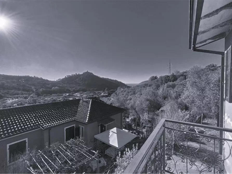 Immagine 18 di Casa indipendente in vendita  a Ortonovo