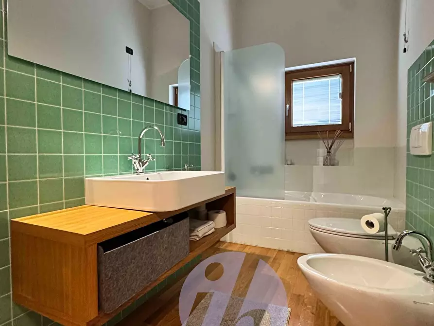 Immagine 33 di Villa in vendita  a Camaiore