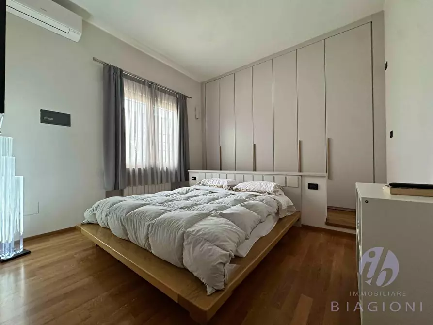 Immagine 25 di Villa in vendita  a Camaiore