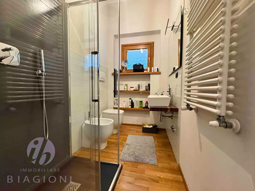 Immagine 30 di Villa in vendita  a Camaiore