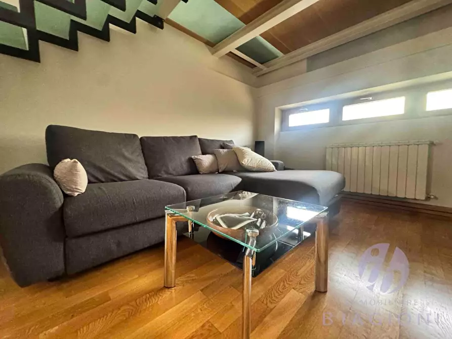 Immagine 12 di Villa in vendita  a Camaiore