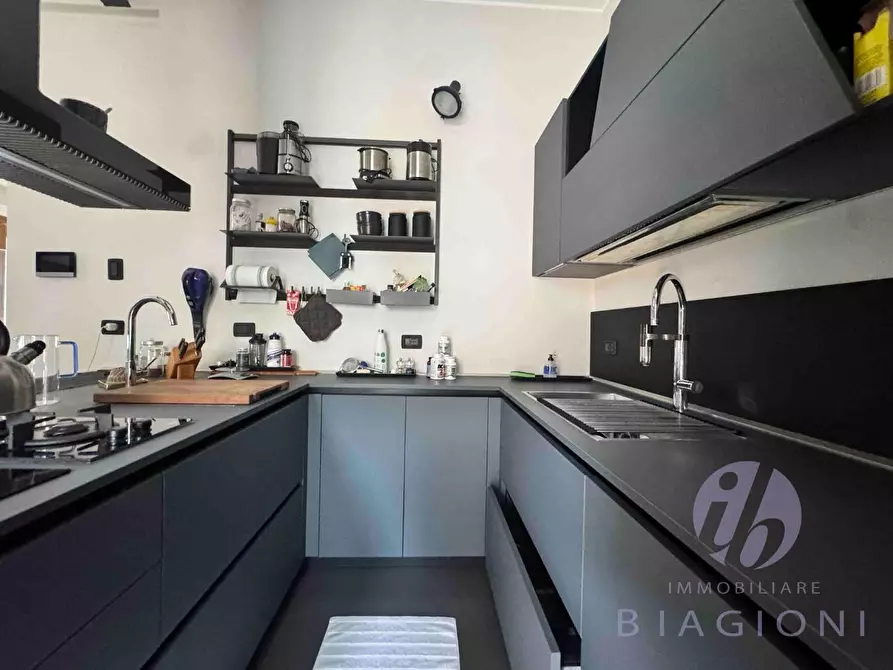 Immagine 14 di Villa in vendita  a Camaiore