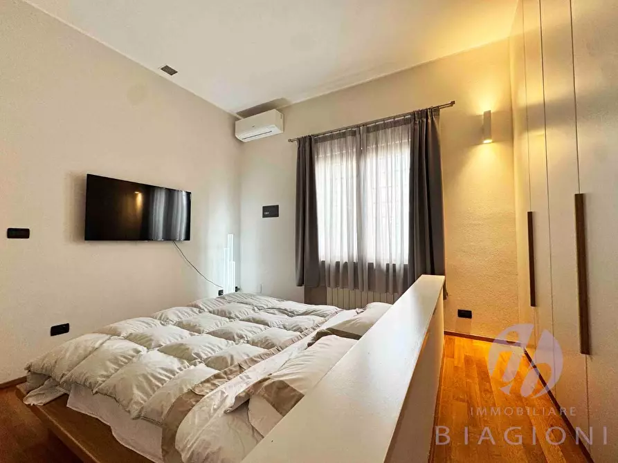 Immagine 28 di Villa in vendita  a Camaiore