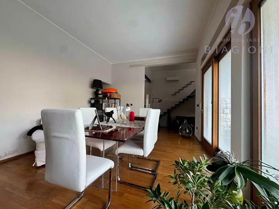 Immagine 20 di Villa in vendita  a Camaiore