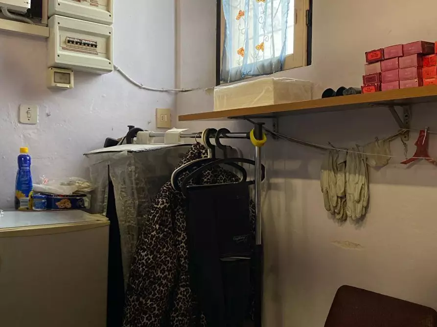 Immagine 12 di Locale commerciale in vendita  a Pisa