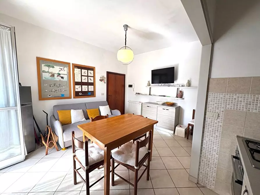 Immagine 3 di Appartamento in affitto  a Montignoso