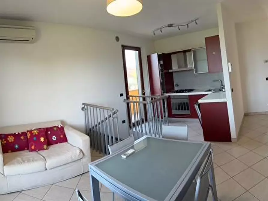 Immagine 2 di Appartamento in affitto  a Lucca