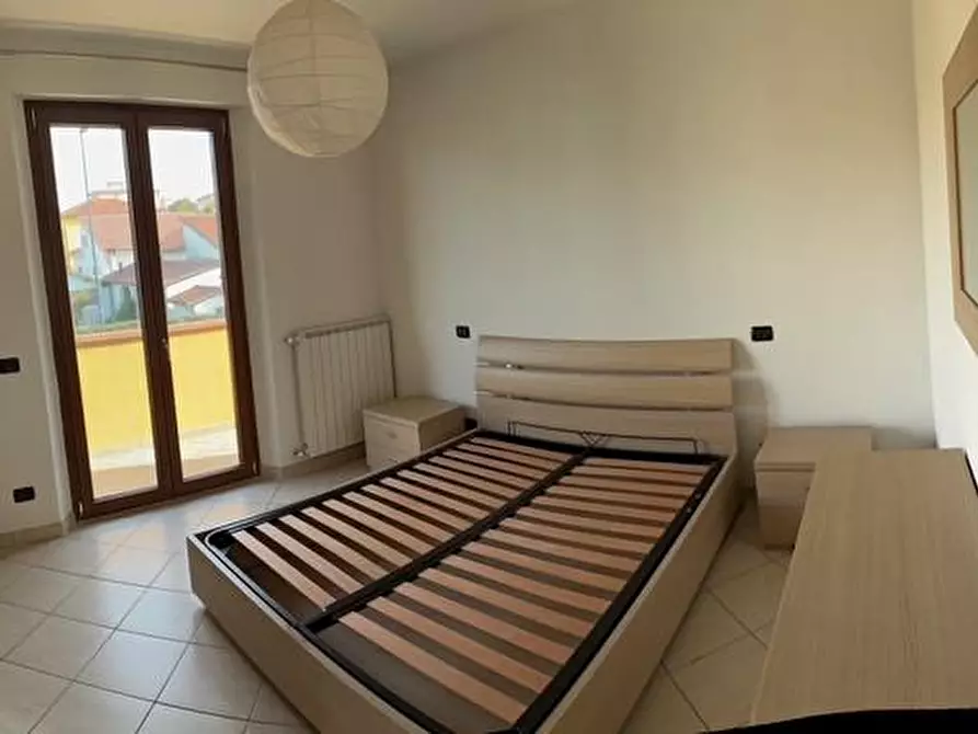 Immagine 10 di Appartamento in affitto  a Lucca