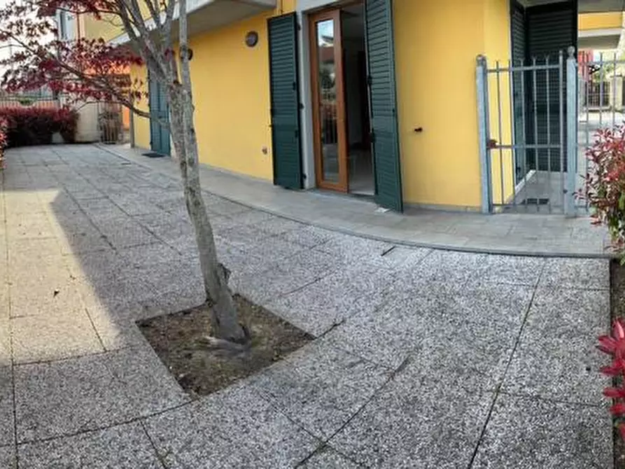 Immagine 17 di Appartamento in affitto  a Lucca