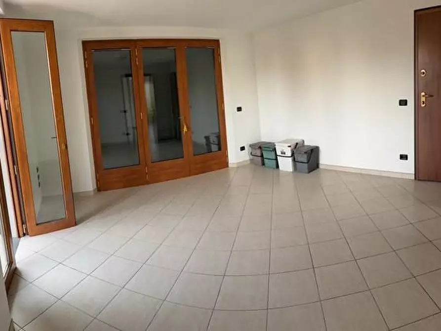 Immagine 19 di Appartamento in affitto  a Lucca