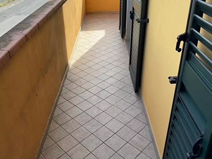 Immagine 6 di Appartamento in affitto  a Lucca