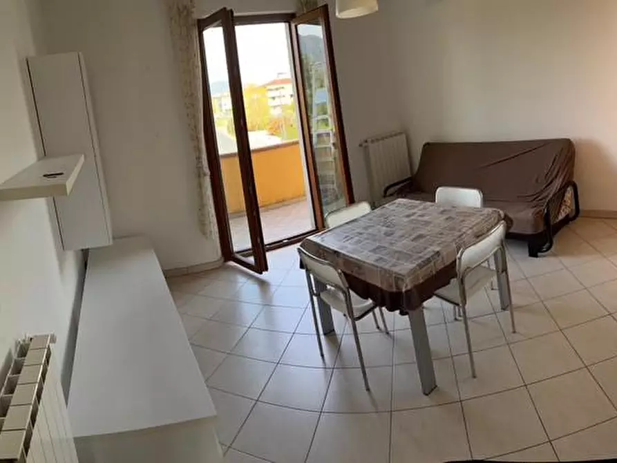 Immagine 5 di Appartamento in affitto  a Lucca