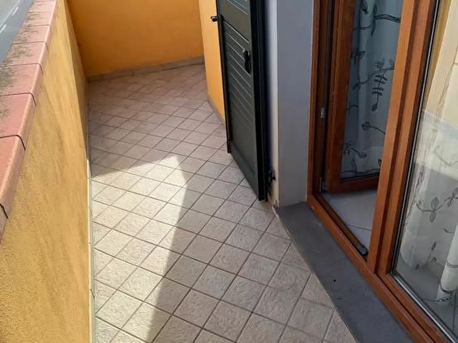 Immagine 11 di Appartamento in affitto  a Lucca