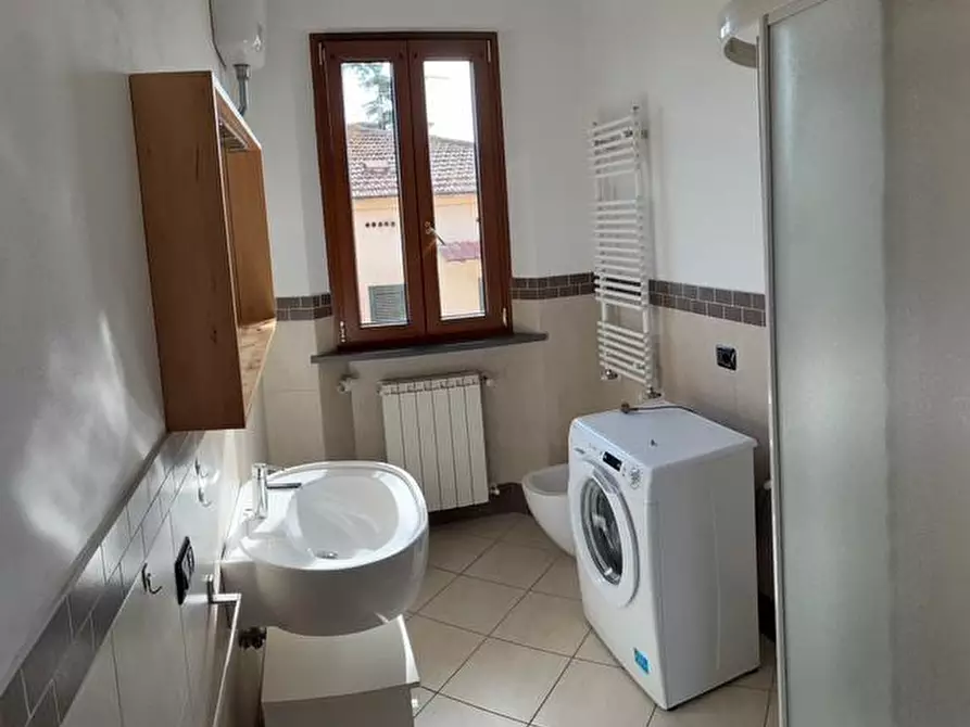 Immagine 13 di Appartamento in affitto  a Lucca