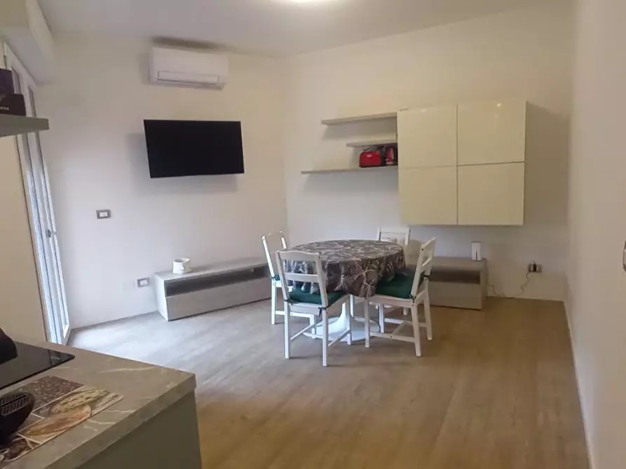 Immagine 4 di Appartamento in affitto  a Camaiore