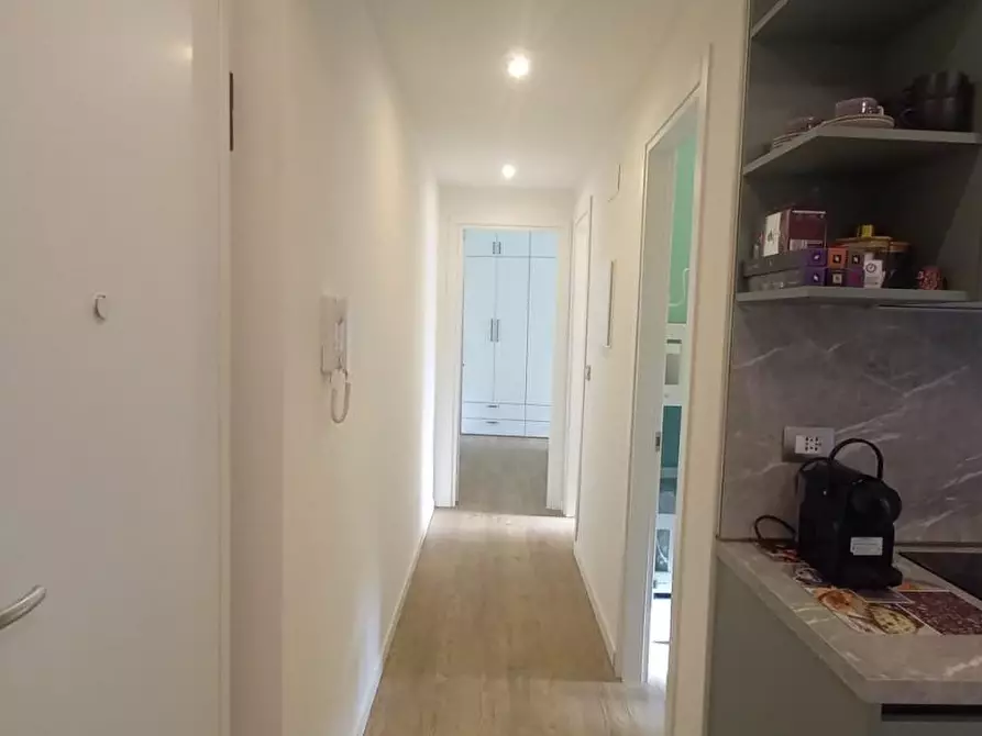 Immagine 8 di Appartamento in affitto  a Camaiore