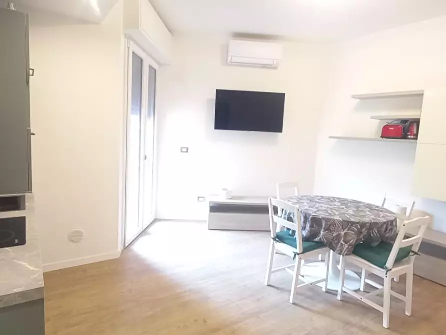 Immagine 3 di Appartamento in affitto  a Camaiore