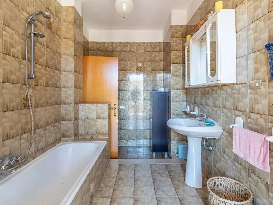 Immagine 31 di Villetta a schiera in vendita  a Empoli