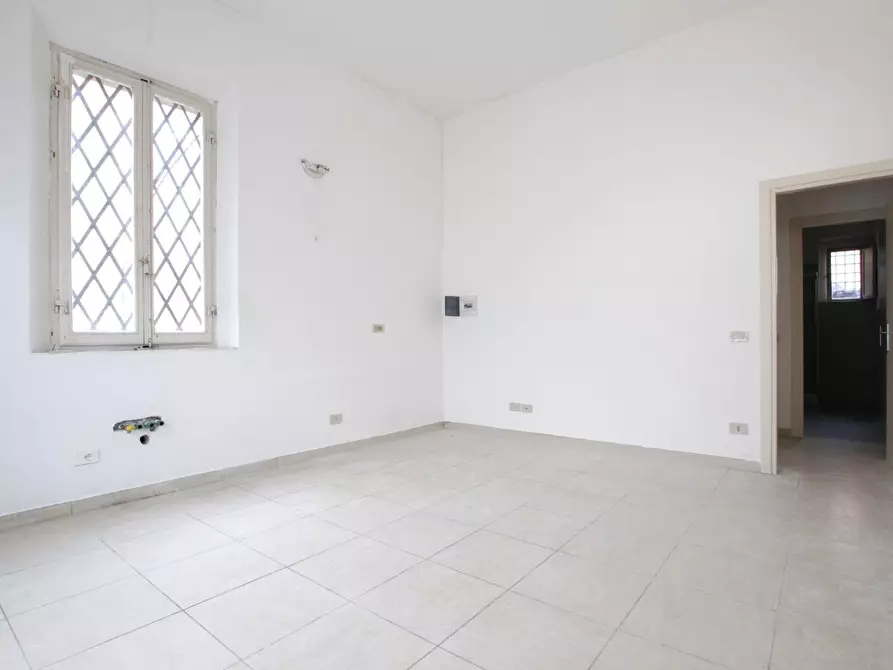Immagine 4 di Appartamento in vendita  a Siena