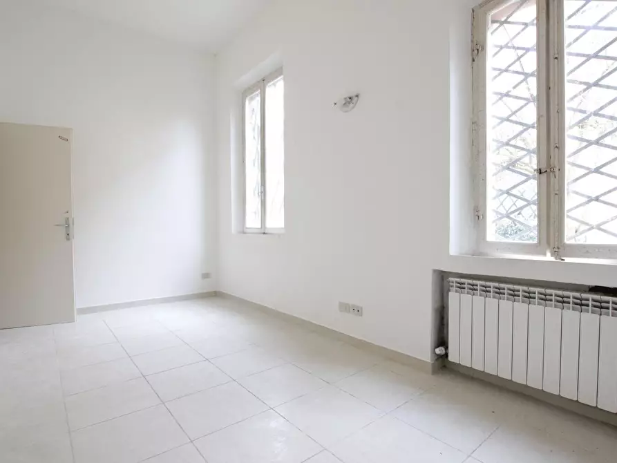 Immagine 9 di Appartamento in vendita  a Siena