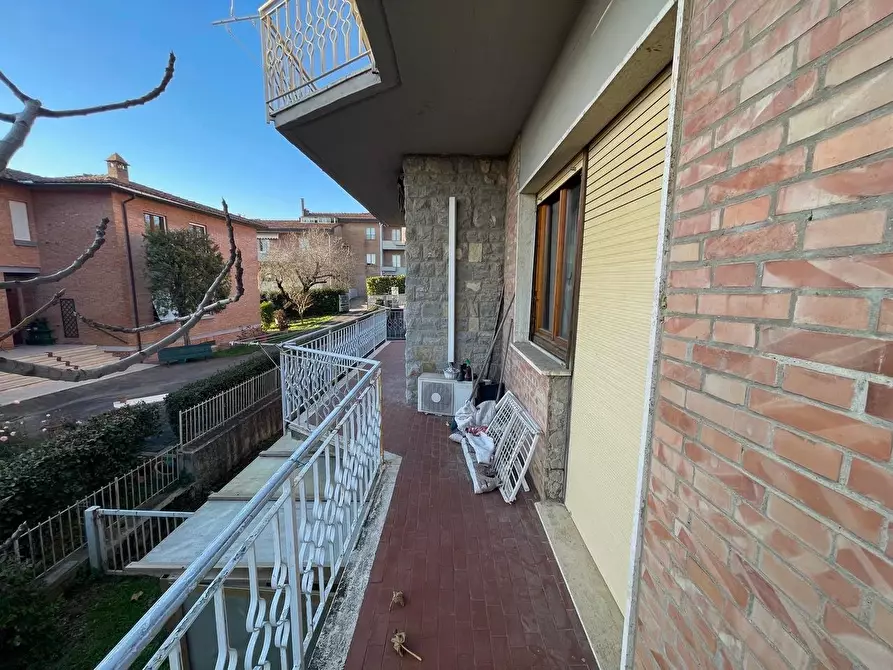Immagine 35 di Appartamento in vendita  a Siena