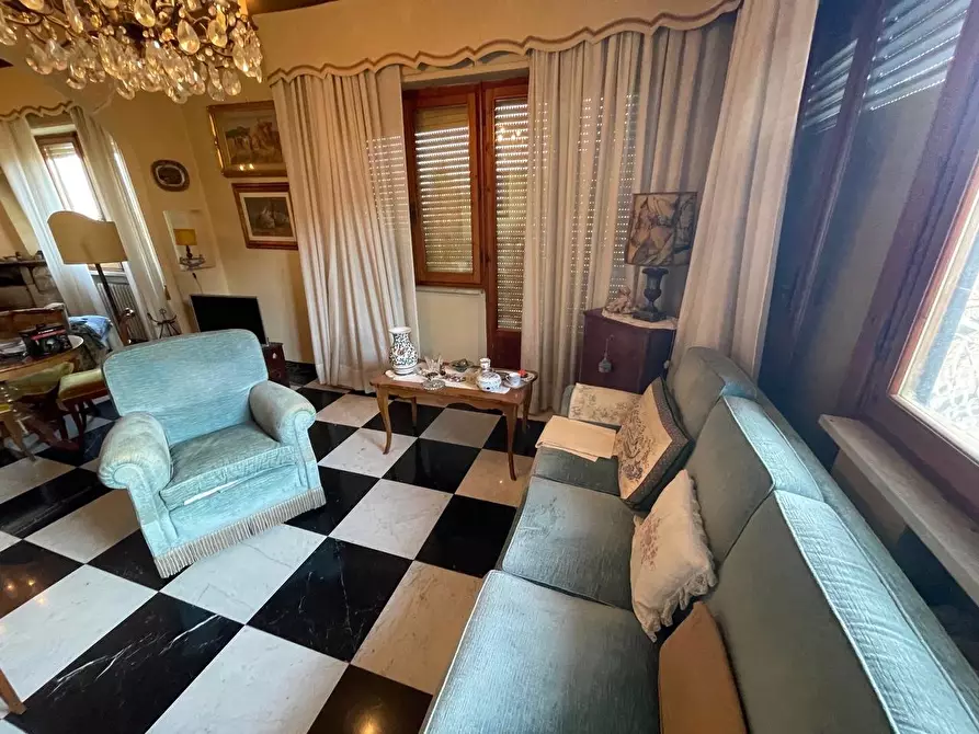 Immagine 6 di Appartamento in vendita  a Siena