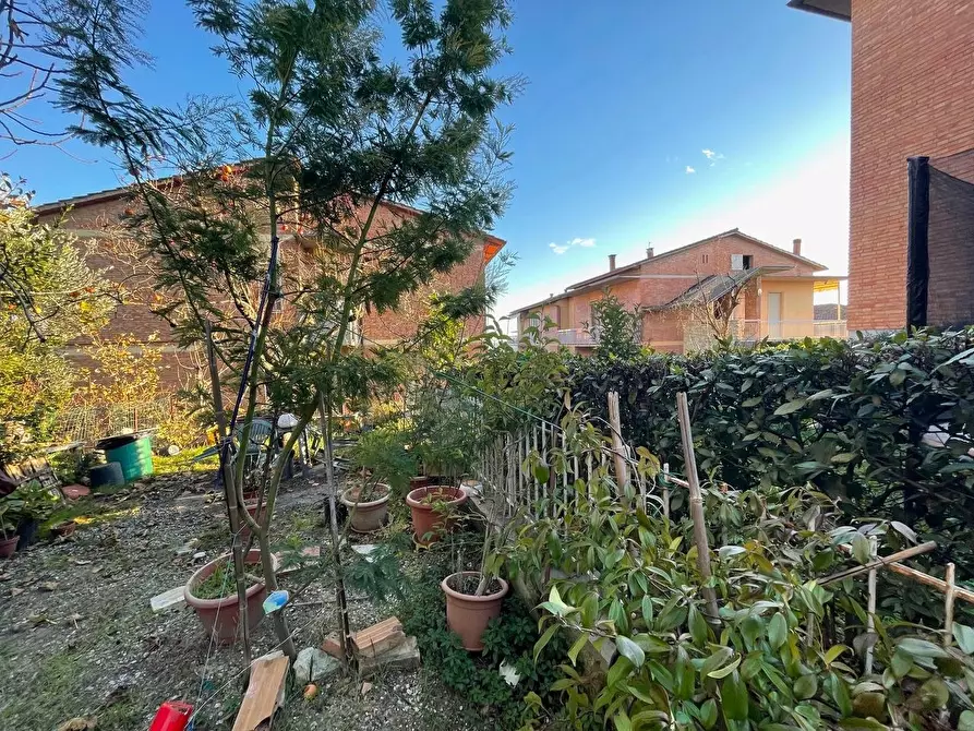 Immagine 102 di Appartamento in vendita  a Siena