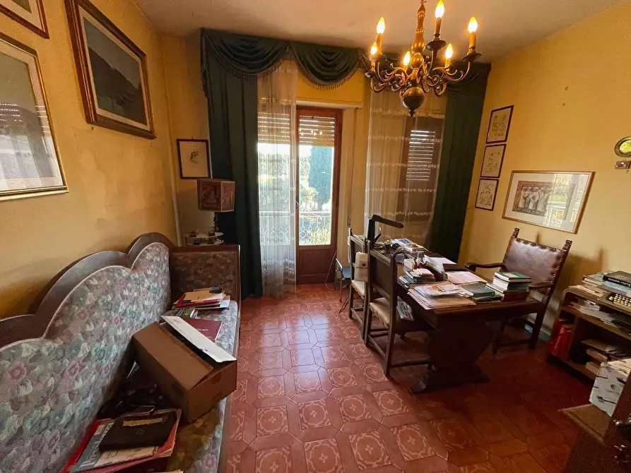 Immagine 10 di Appartamento in vendita  a Siena