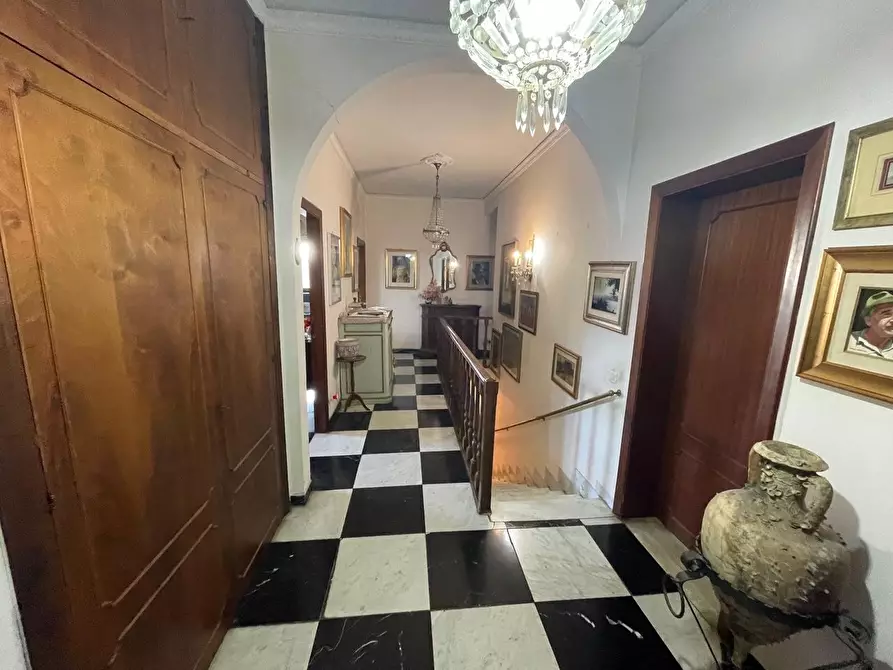 Immagine 27 di Appartamento in vendita  a Siena