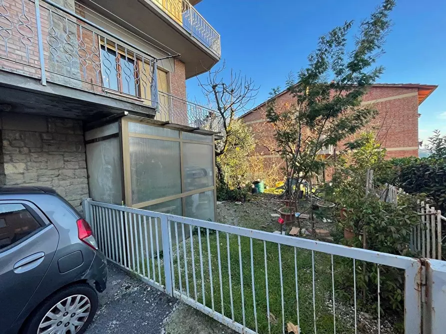 Immagine 94 di Appartamento in vendita  a Siena
