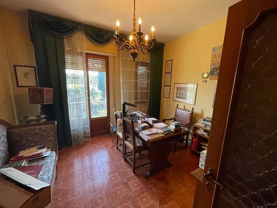 Immagine 9 di Appartamento in vendita  a Siena