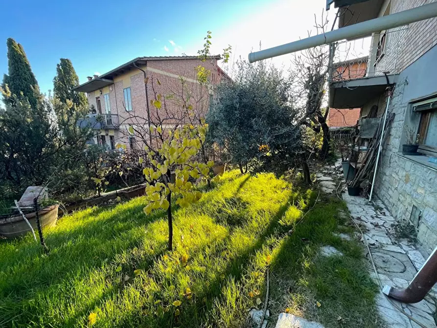Immagine 107 di Appartamento in vendita  a Siena