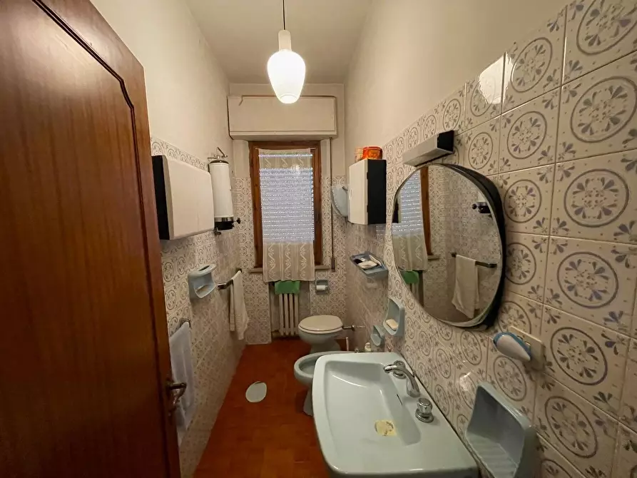 Immagine 53 di Appartamento in vendita  a Siena