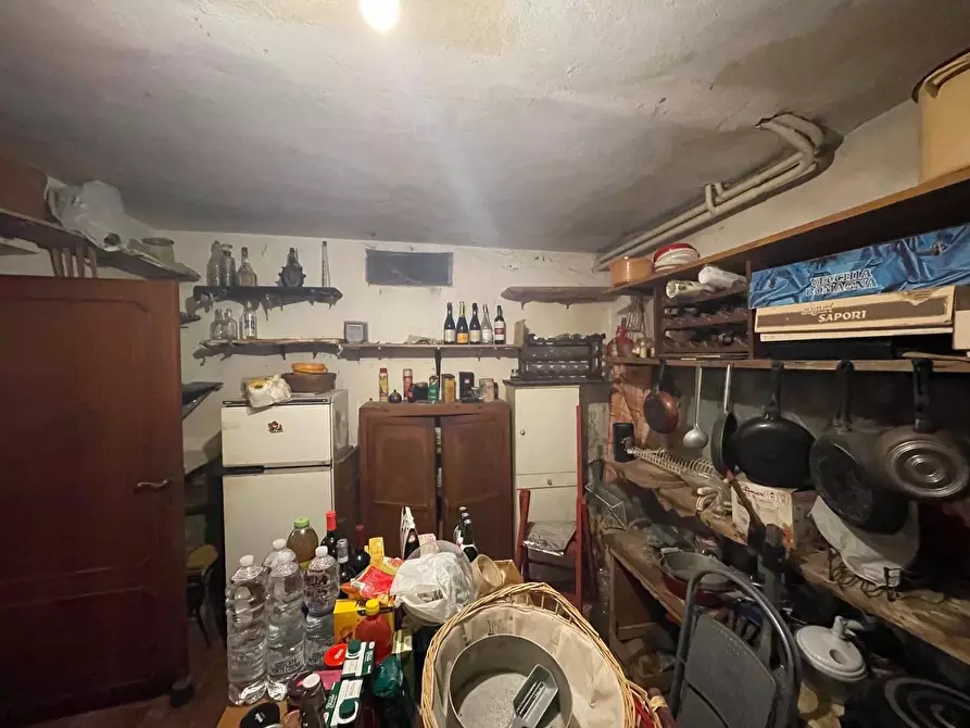 Immagine 86 di Appartamento in vendita  a Siena