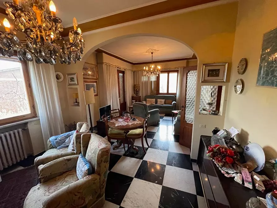 Immagine 1 di Appartamento in vendita  a Siena