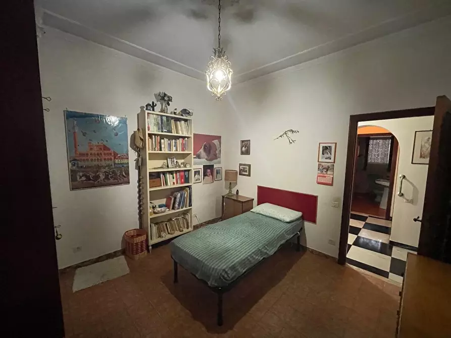 Immagine 62 di Appartamento in vendita  a Siena