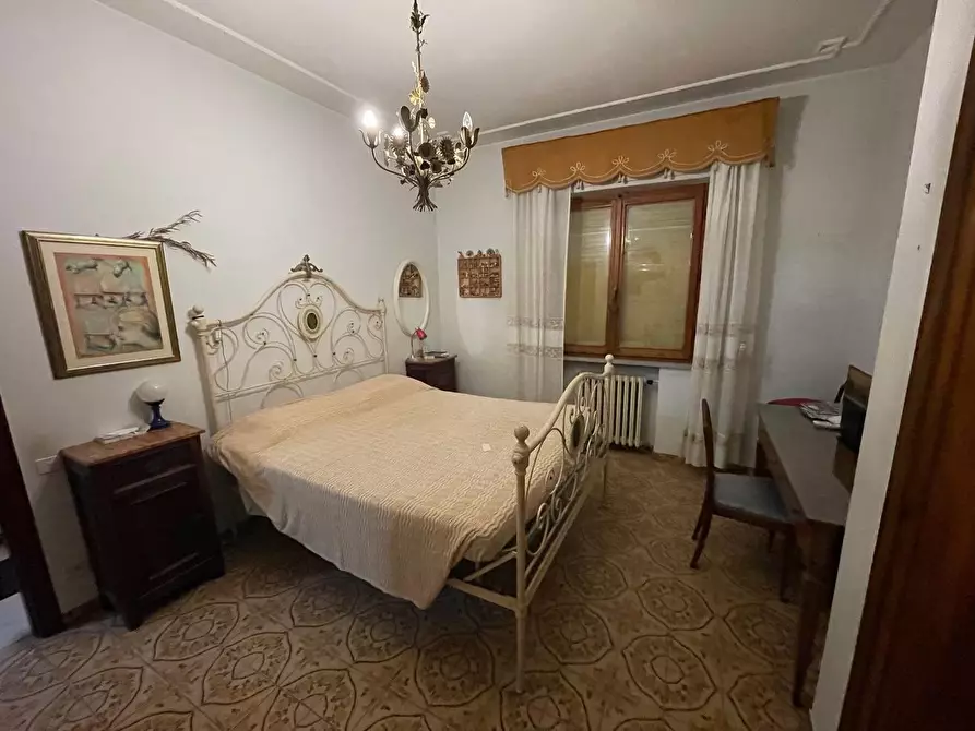 Immagine 56 di Appartamento in vendita  a Siena