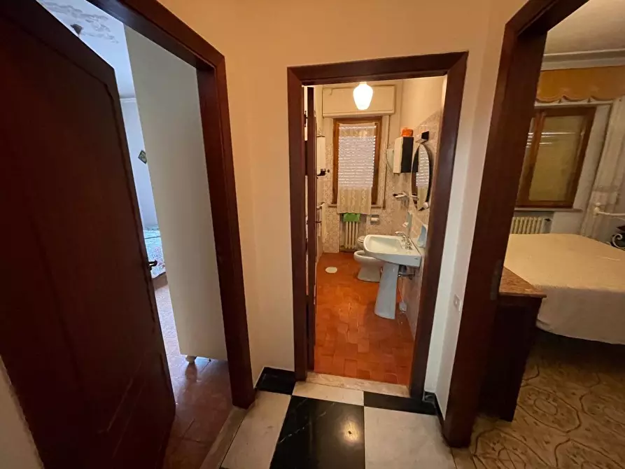 Immagine 51 di Appartamento in vendita  a Siena