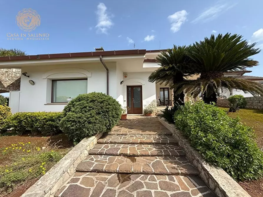Immagine 3 di Villa in vendita  a Tricase