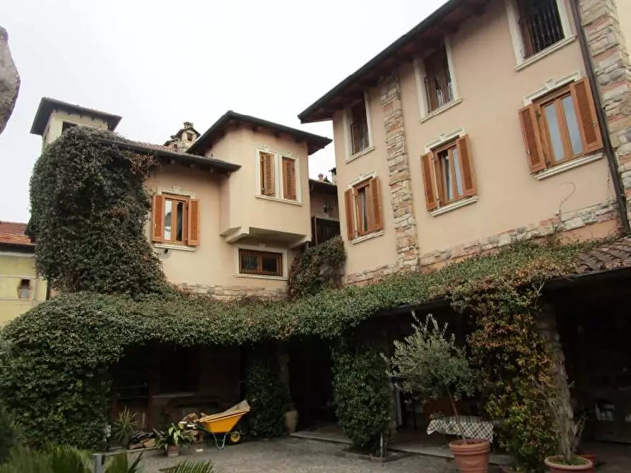 Immagine 2 di Villa in vendita  a Lissone