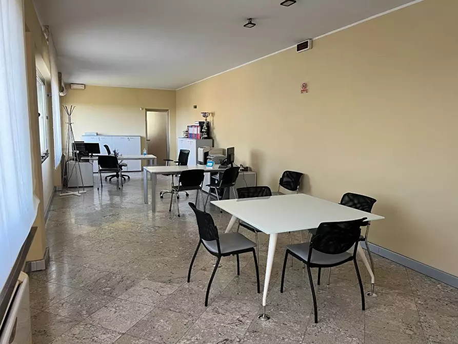 Immagine 21 di Capannone industriale in vendita  a Montignoso