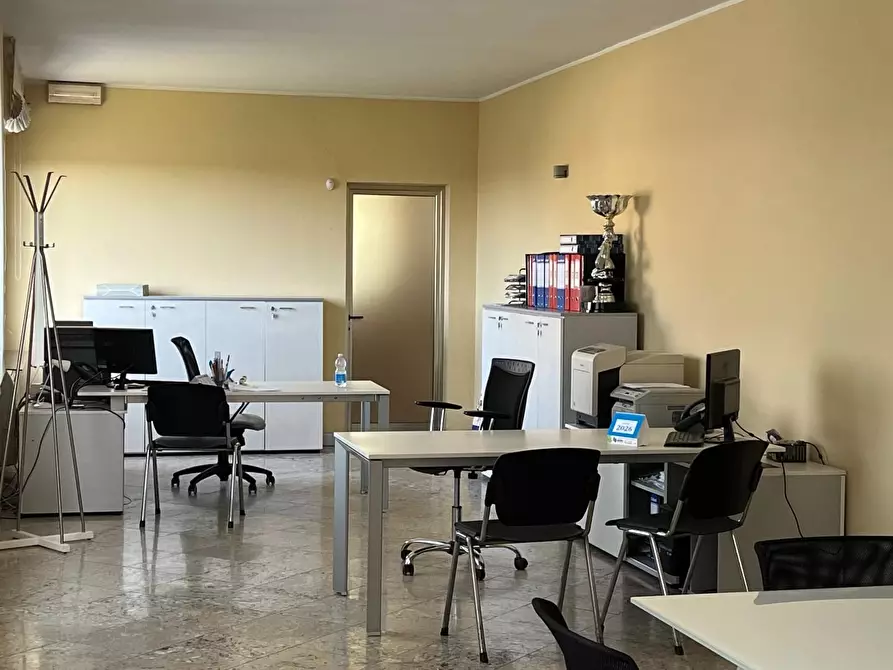 Immagine 22 di Capannone industriale in vendita  a Montignoso