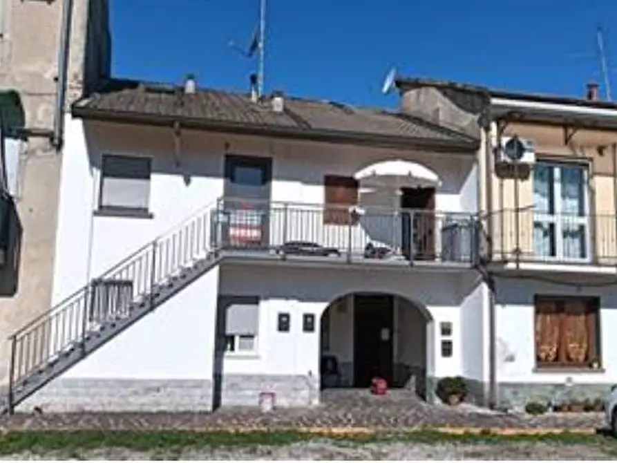 Immagine 2 di Appartamento in vendita  a Varedo