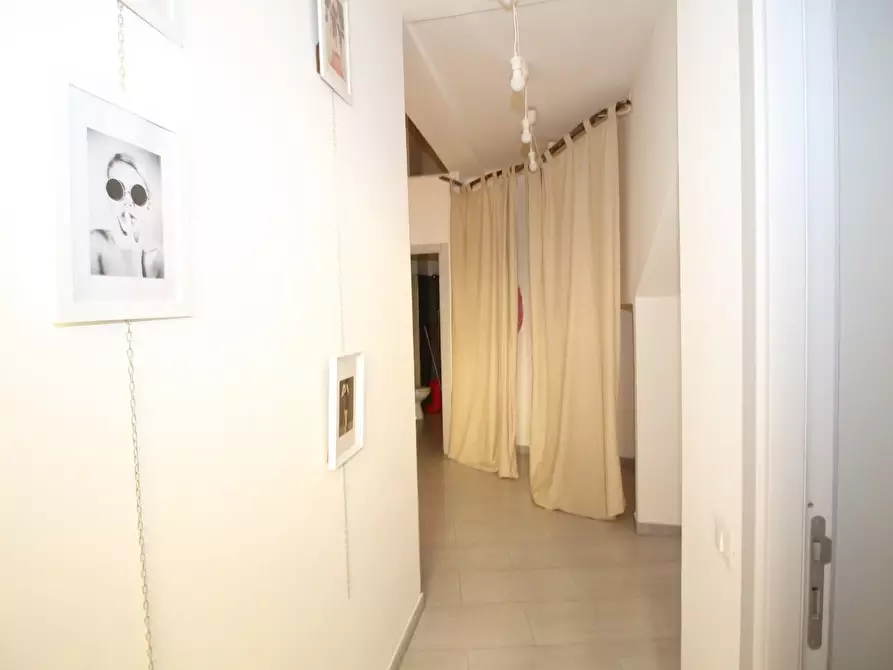 Immagine 7 di Negozio in vendita  a Siena